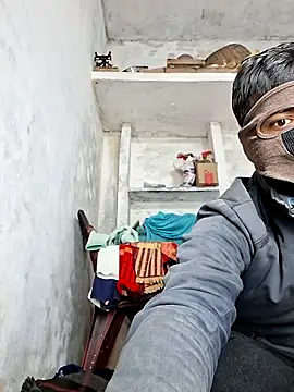 RAYI Queen 3 online show from 01/05/26, 11:41