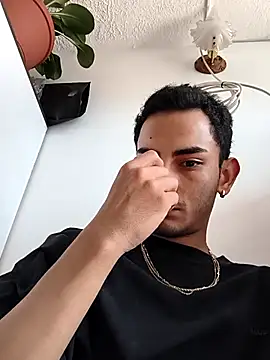 Snapshot of Exlifer chatting on 02/04/26, 09:09 Exlifer online show from 02/04/26, 09:09