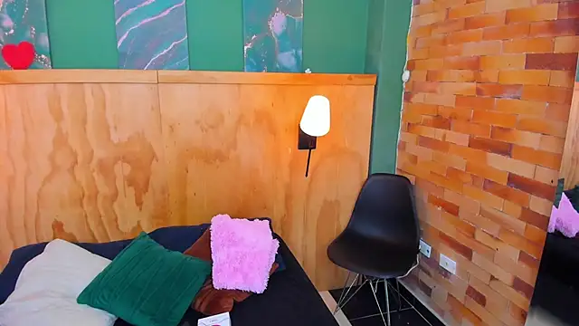 milavega  online show from 10/14/25, 12:06