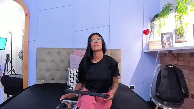 milavega  online show from 03/31/26, 05:13