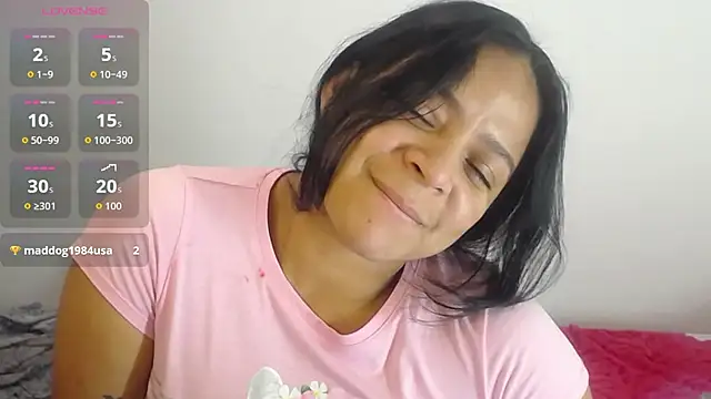 Snapshot of Sara_cute92 chatting on 11/19/25, 03:56 Sara cute92 online show from 11/19/25, 03:56