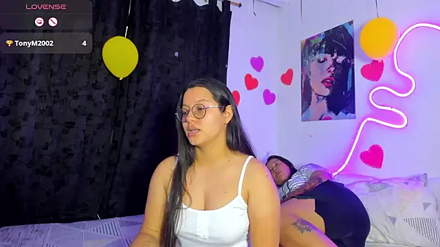 Dilan and Mia online show from 03/24/26, 09:42