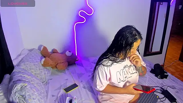 Dilan and Mia online show from 05/11/26, 11:13