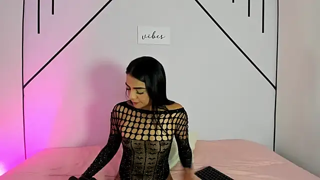 MiahCornell  online show from 10/01/25, 08:04