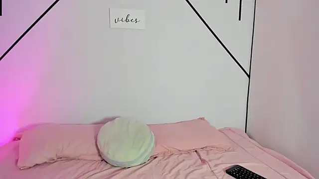 MiahCornell  online show from 10/27/25, 07:40