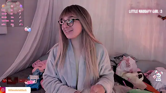 Aurora blaack online show from 11/19/25, 04:12