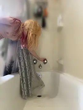 SeccySerena online show from 04/12/26, 06:24