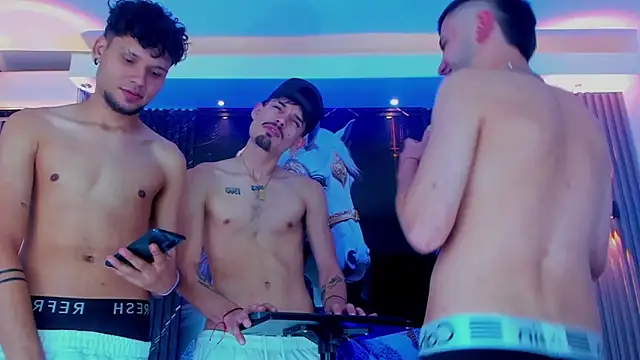 Dominic Max  online show from 09/13/25, 04:40