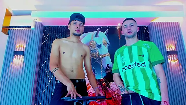 Dominic Max  online show from 09/15/25, 04:56