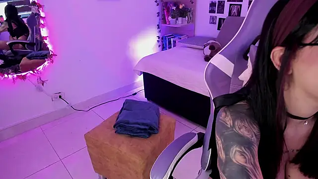 Liz rogers x online show from 11/09/25, 01:48