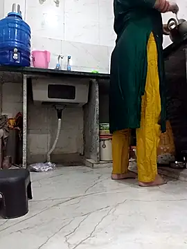 Snapshot of kajal_01raj chatting on 11/08/25, 05:07 kajal 01raj online show from 11/08/25, 05:07