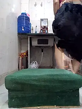 Snapshot of kajal_01raj chatting on 11/21/25, 07:45 kajal 01raj online show from 11/21/25, 07:45