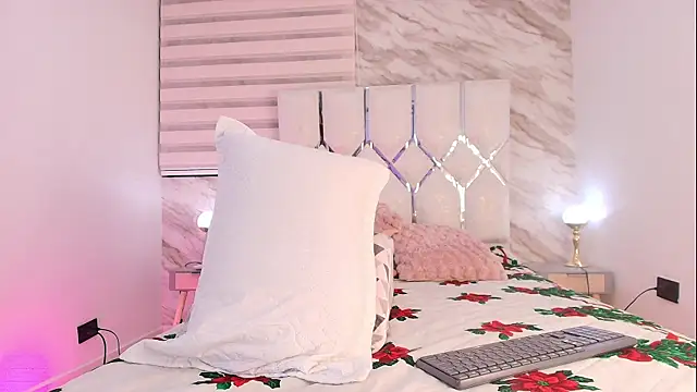 Snapshot of cataleya_ebony_ chatting on 12/17/25, 03:12 cataleya ebony online show from 12/17/25, 03:12