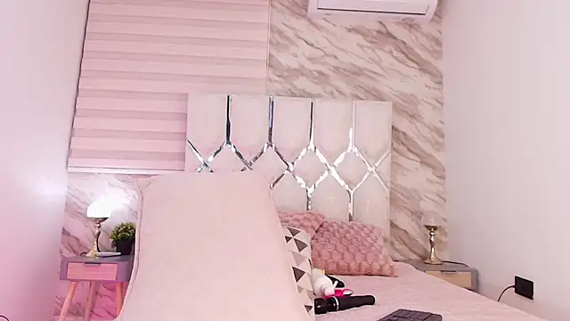 Snapshot of cataleya_ebony_ chatting on 01/07/26, 03:09 cataleya ebony online show from 01/07/26, 03:09