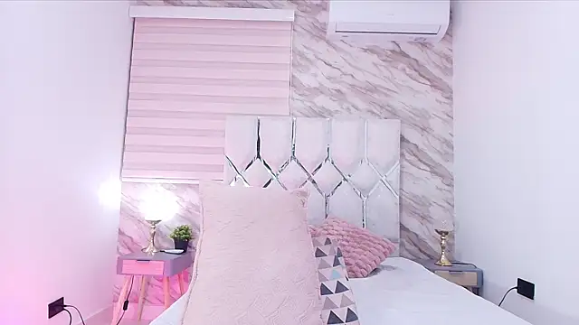 Snapshot of cataleya_ebony_ chatting on 01/10/26, 03:08 cataleya ebony online show from 01/10/26, 03:08