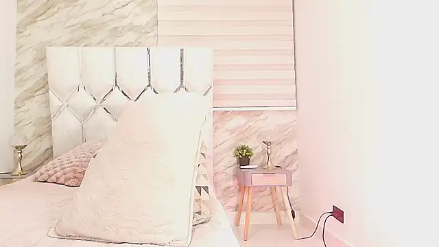 Snapshot of cataleya_ebony_ chatting on 01/12/26, 03:01 cataleya ebony online show from 01/12/26, 03:01