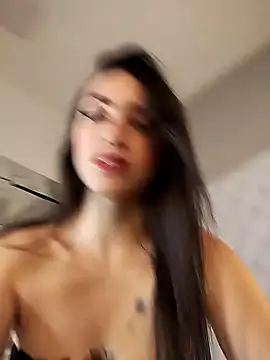 Snapshot of MeganHoffmaan chatting on 11/04/25, 07:57 MeganHoffmaan online show from 11/04/25, 07:57