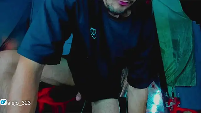 Snapshot of alejo__323__ chatting on 10/29/25, 01:08 alejo  323   online show from 10/29/25, 01:08