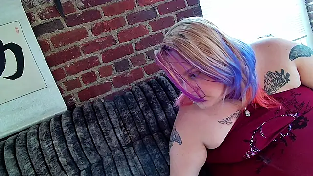 Snapshot of Jynxthefoxyfuck chatting on 12/04/25, 08:06 Jynxthefoxyfuck online show from 12/04/25, 08:06