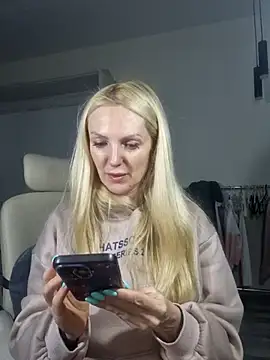 Monna online show from 02/05/26, 04:00