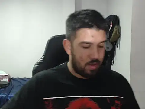 Snapshot of Axel11113 chatting on 09/30/25, 03:11 Axel11113 online show from 09/30/25, 03:11