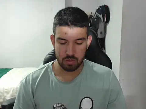 Snapshot of Axel11113 chatting on 11/11/25, 02:55 Axel11113 online show from 11/11/25, 02:55