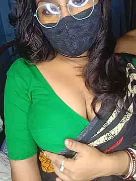 Snapshot of Naughty-Chaaya chatting on 06/08/26, 05:35 Naughty-Chaaya online show from 06/08/26, 05:35