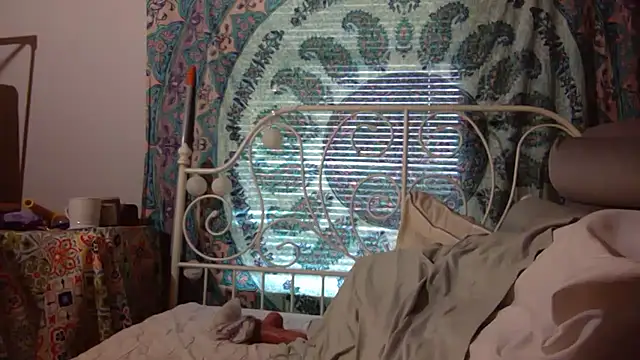 g0lden are0las89 online show from 09/10/25, 11:27