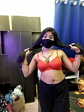 Snapshot of priya_26 chatting on 03/10/26, 04:28 priya 26 online show from 03/10/26, 04:28