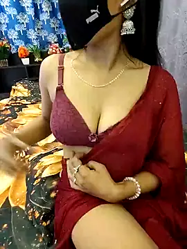 Snapshot of priya_26 chatting on 04/08/26, 08:47 priya 26 online show from 04/08/26, 08:47
