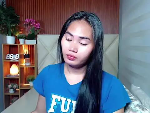 sluttyprincess0 online show from 10/02/25, 11:01