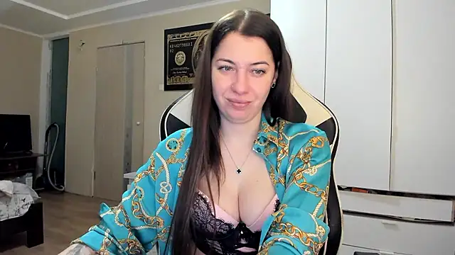 Snapshot of EmiLovsi chatting on 01/19/26, 04:22 EmiLovsi online show from 01/19/26, 04:22