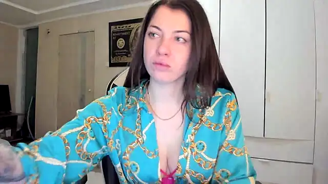 Snapshot of EmiLovsi chatting on 02/18/26, 09:33 EmiLovsi online show from 02/18/26, 09:33