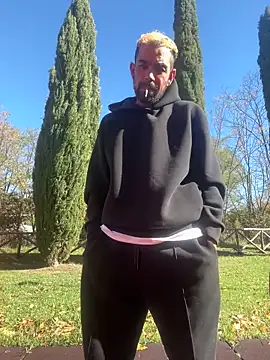 Snapshot of Nonsoilmionome89 chatting on 10/27/25, 09:46 Nonsoilmionome89 online show from 10/27/25, 09:46