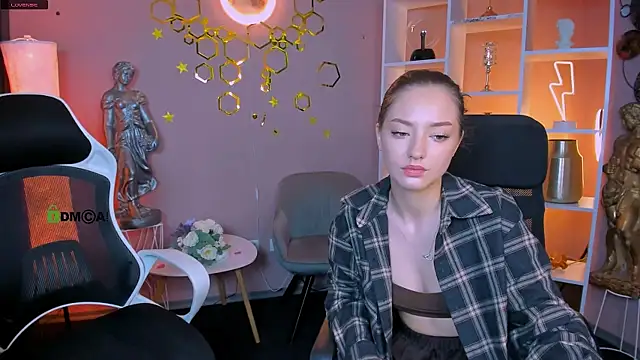 eva smiith  online show from 07/15/26, 05:34