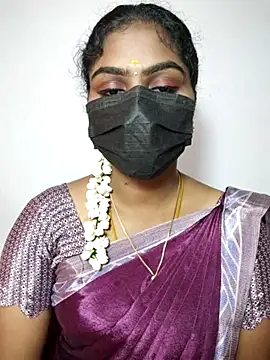 Snapshot of Tamil_Princess12 chatting on 10/08/25, 07:00 Tamil Princess12 online show from 10/08/25, 07:00