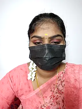 Snapshot of Tamil_Princess12 chatting on 10/12/25, 05:45 Tamil Princess12 online show from 10/12/25, 05:45