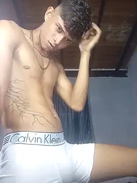 Snapshot of God_Eros_23cm chatting on 04/10/26, 03:45 God Eros 23cm online show from 04/10/26, 03:45