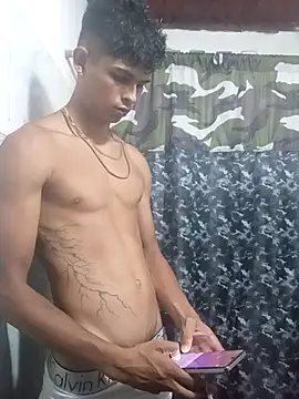 Snapshot of God_Eros_23cm chatting on 04/19/26, 10:45 God Eros 23cm online show from 04/19/26, 10:45