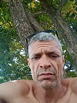 Snapshot of BrenoAvelar chatting on 04/24/26, 03:47 BrenoAvelar online show from 04/24/26, 03:47