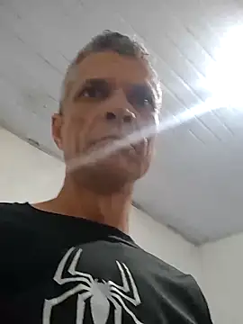 Snapshot of BrenoAvelar chatting on 05/09/26, 02:17 BrenoAvelar online show from 05/09/26, 02:17