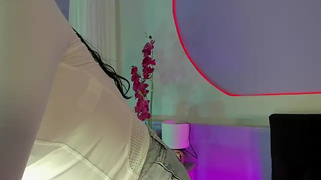 Snapshot of _HAANNAH_ chatting on 11/06/25, 07:48 HAANNAH online show from 11/06/25, 07:48