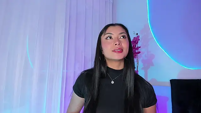 Snapshot of _HAANNAH_ chatting on 12/13/25, 07:53 HAANNAH online show from 12/13/25, 07:53