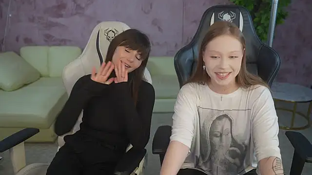 Snapshot of Esmie_Smile chatting on 11/01/25, 03:36 Esmie Smile online show from 11/01/25, 03:36