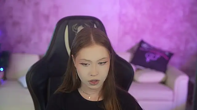 Esmie Smile online show from 01/10/26, 12:01