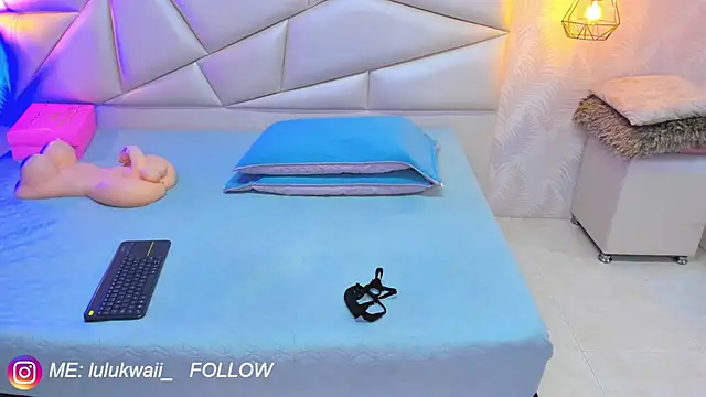 lulukawai16 online show from 11/30/25, 07:07