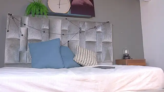 RiriiBrunette   online show from 02/22/26, 12:04