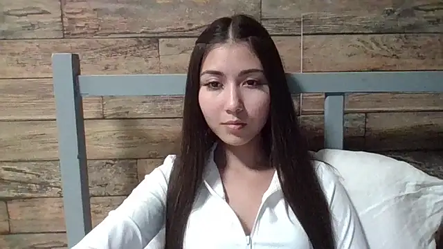 Snapshot of Virginia_Hicks chatting on 10/01/25, 06:58 Virginia Hicks online show from 10/01/25, 06:58