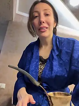 HellaryTourent online show from 02/06/26, 05:49