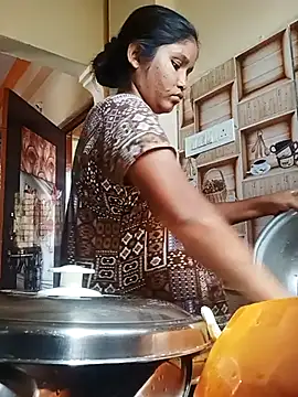 Snapshot of NISHU-TELUGU chatting on 04/08/26, 04:56 NISHU-TELUGU online show from 04/08/26, 04:56